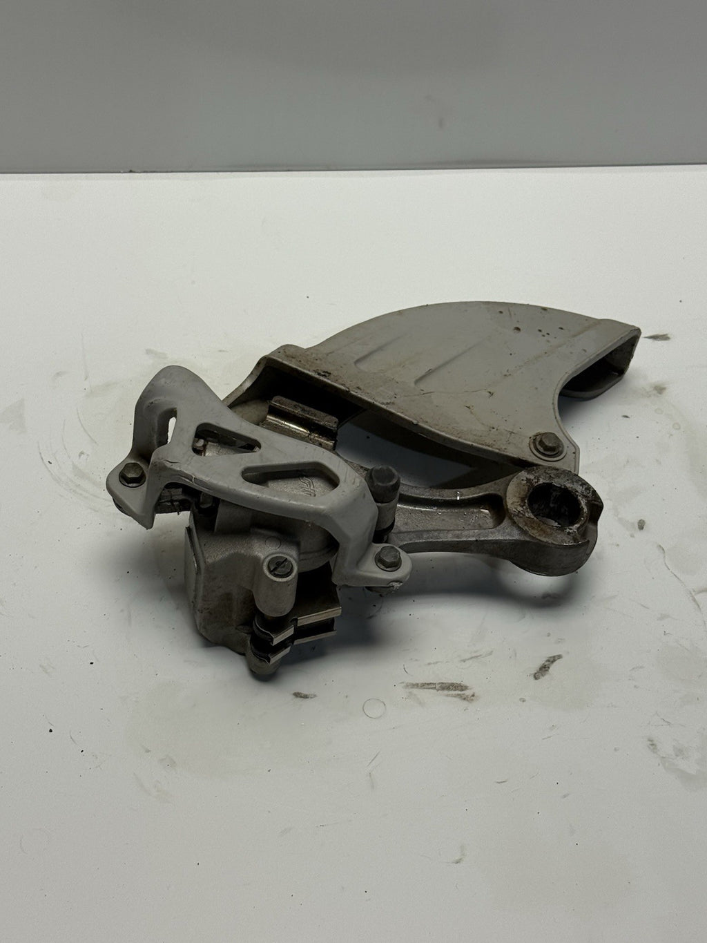2003-2004 Yamaha YZ450F OEM Rear Hydraulic Brake Caliper Ass’y 5UN-2580W-20-00