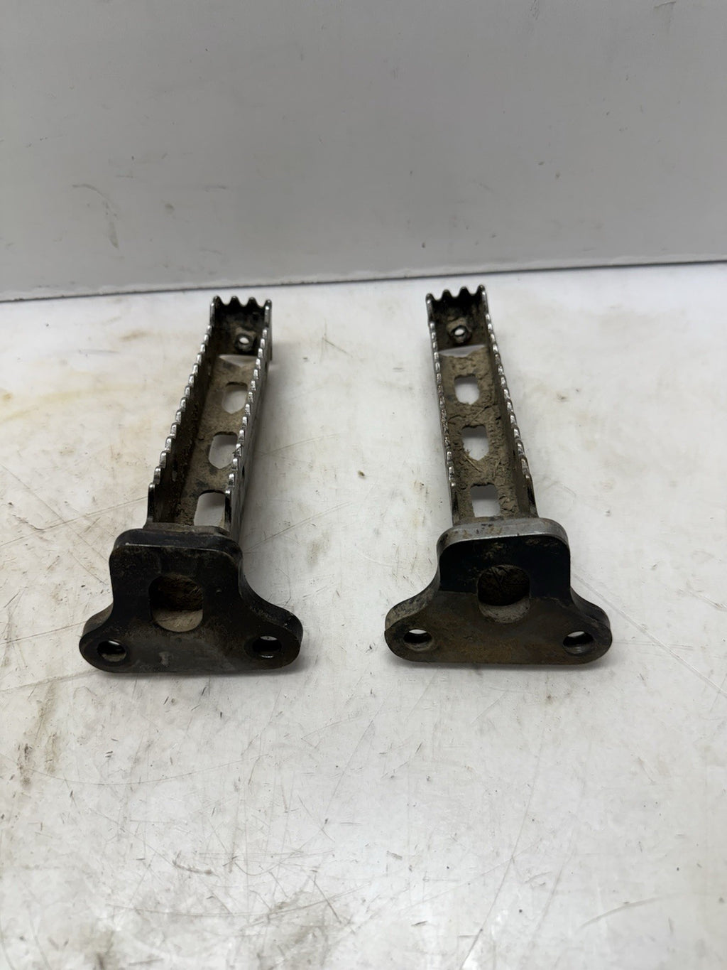 2003-2008 SUZUKI LTZ400 OEM FOOT PEGS LEFT AND RIGHT FOOTREST SET