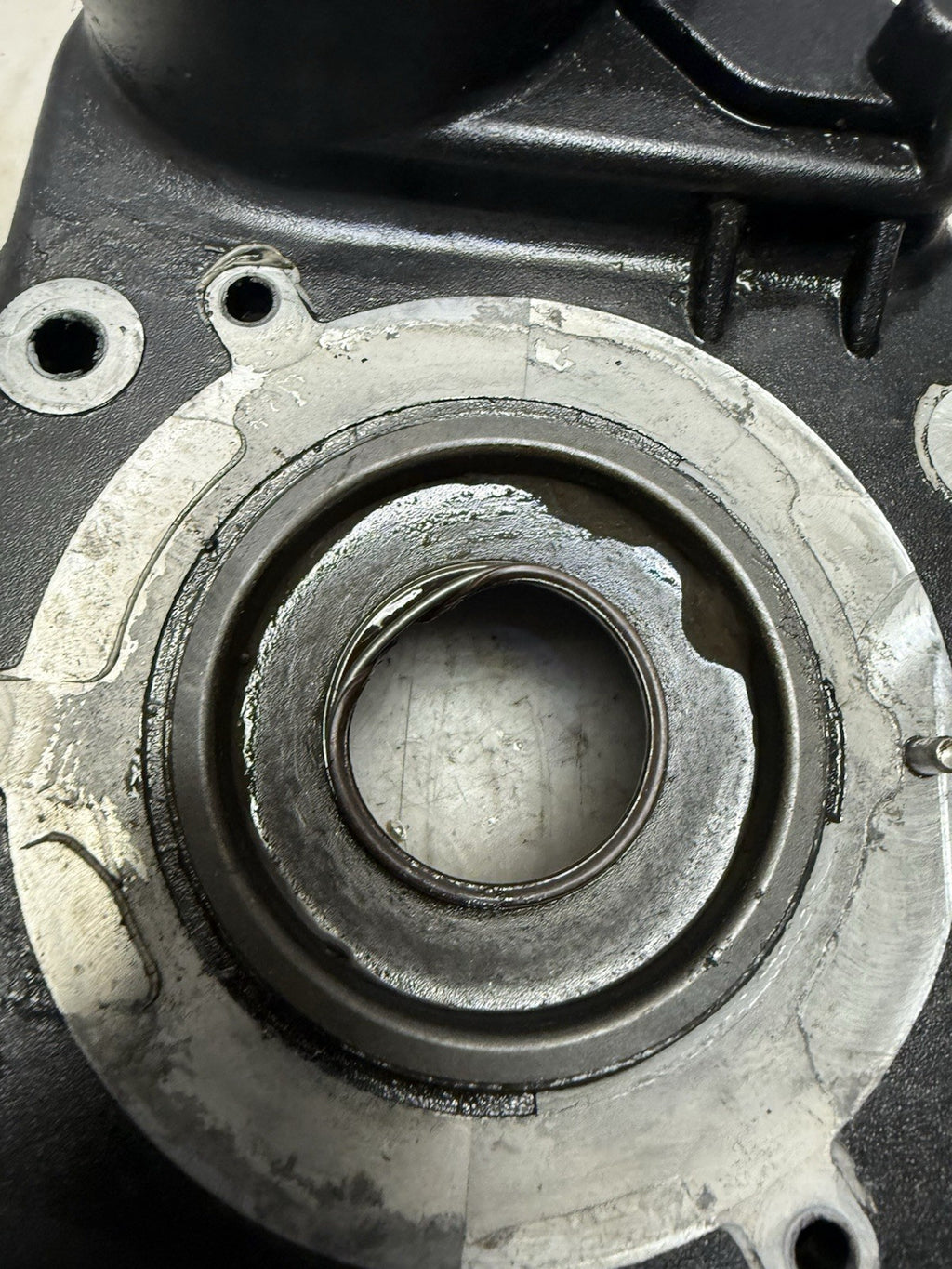 Polaris Starter Stator Housing 1999-2004 Genesis i FFi Ficht Virage i TXi MSX140