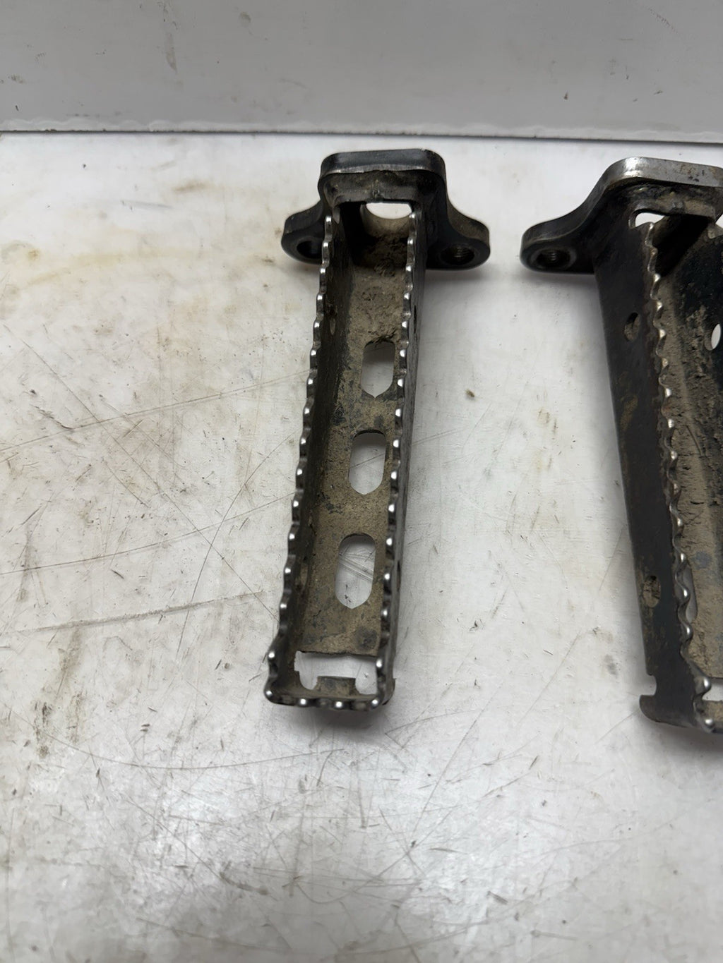 2003-2008 SUZUKI LTZ400 OEM FOOT PEGS LEFT AND RIGHT FOOTREST SET