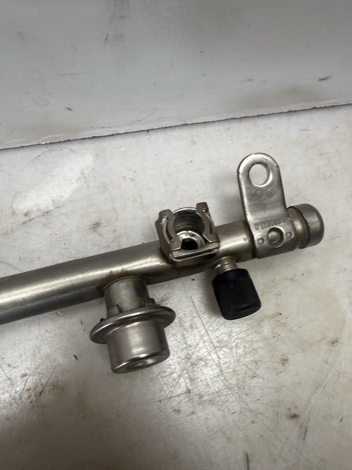 2009-2011 POLARIS SPORTSMAN XP 850 EFI OEM FUEL INJECTION RAIL