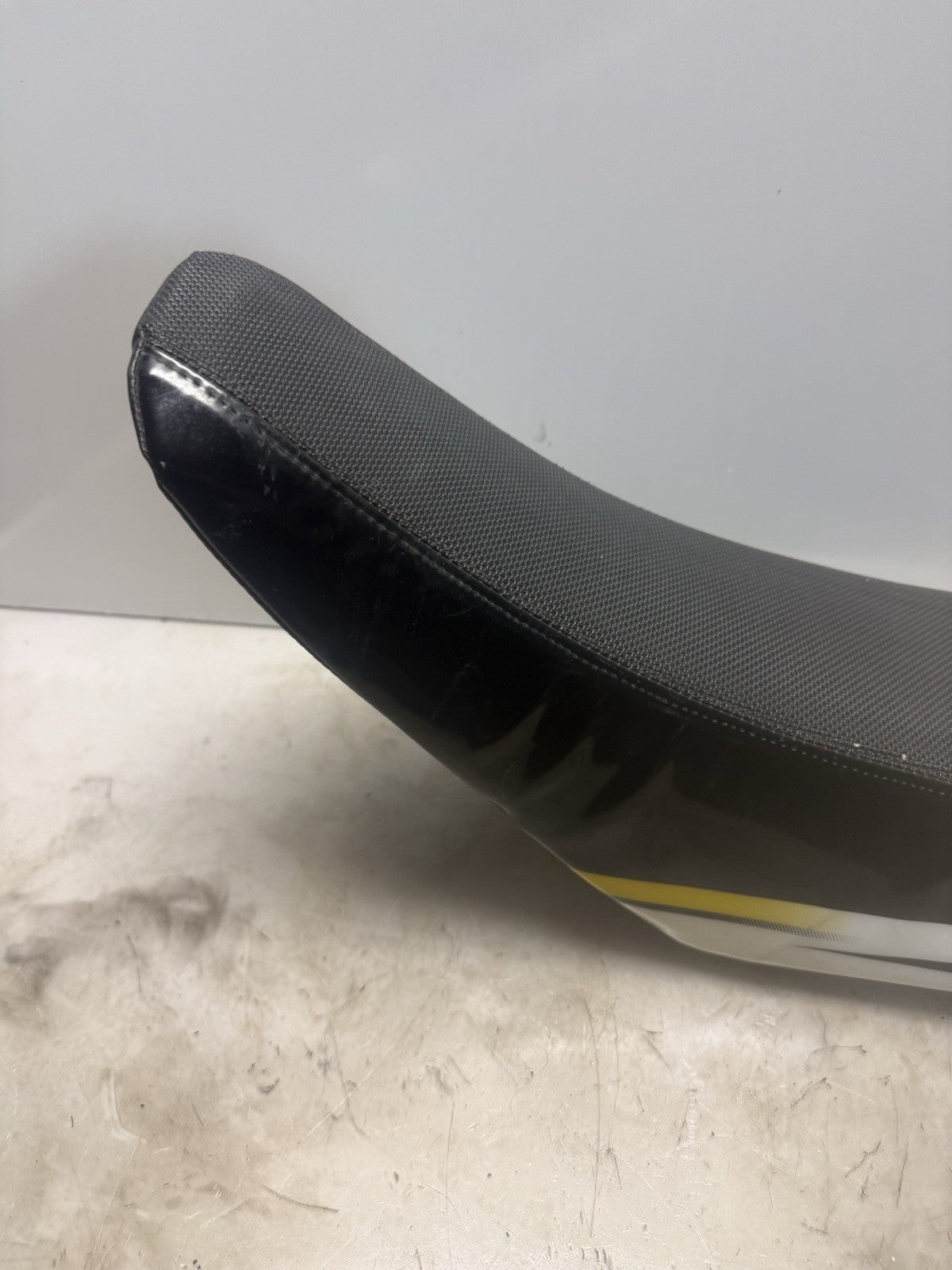 2002-2004 Suzuki DRZ 400 OEM Saddle Seat w/ FMF Cover 45100-29F40-6BY