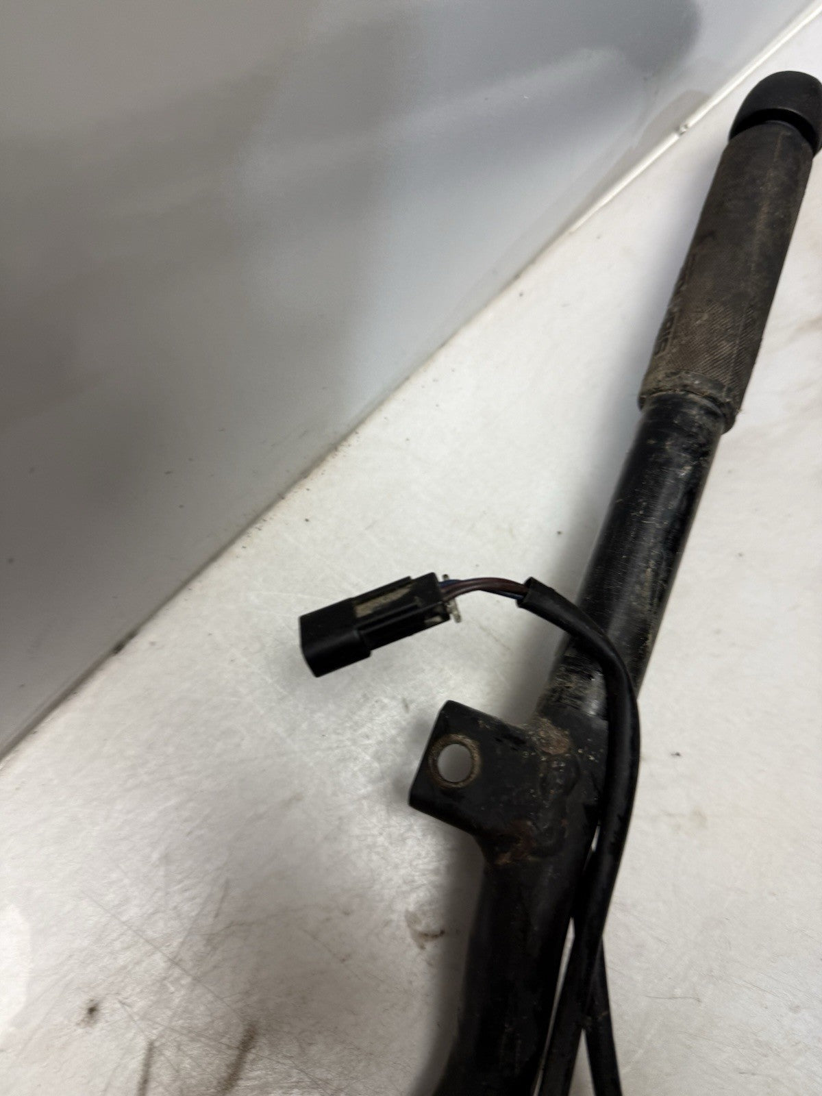 2007 Polaris OEM Handlebar w/ Throttle & Wiring Ass'y Dragon 700