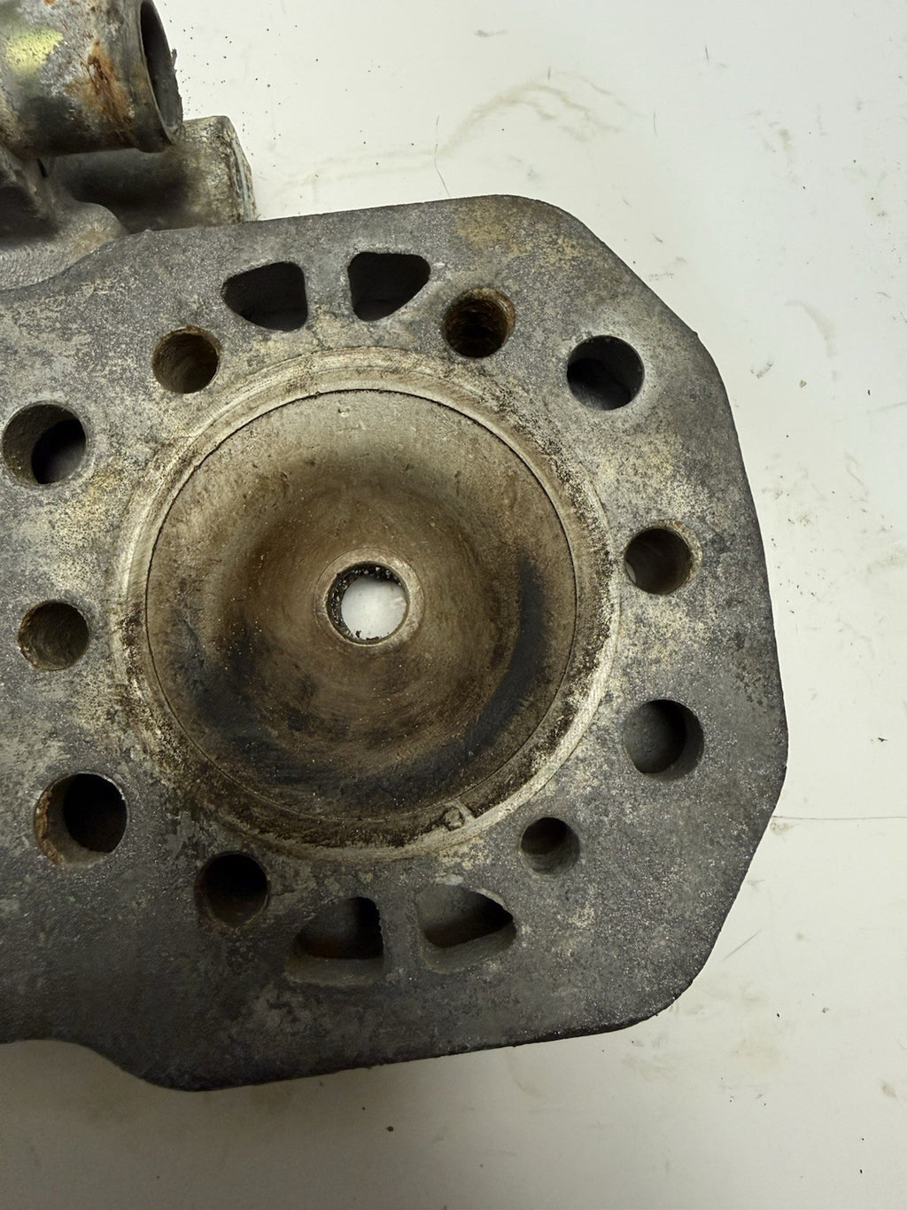 1985-1991 Polaris Indy 400 XC OEM Cylinder Head Cap Lid Dome 3083847