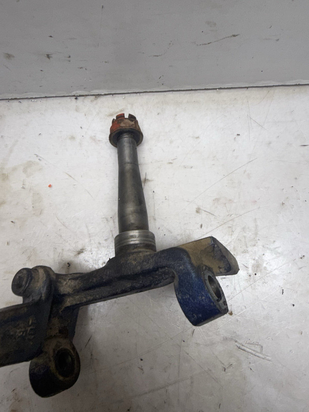 GOOD 1989-2013 Yamaha Raptor 250 / Banshee 350 OEM RH Right Front Spindle