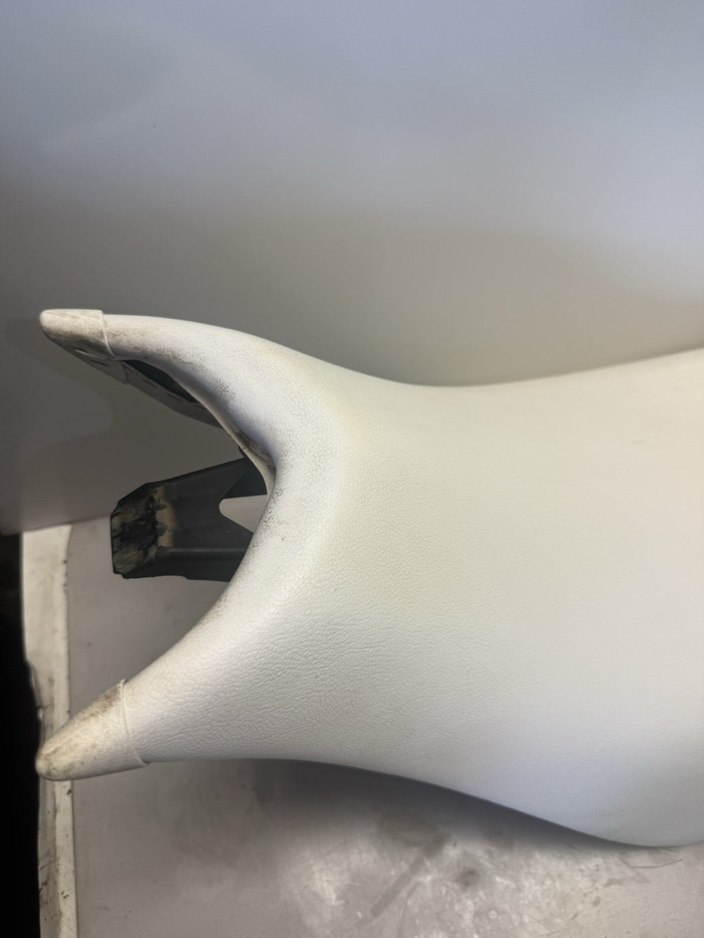 2014 SEA-DOO SPARK 3 UP ROTAX 900 HO ACE OEM SEAT SADDLE 269002914 WHITE