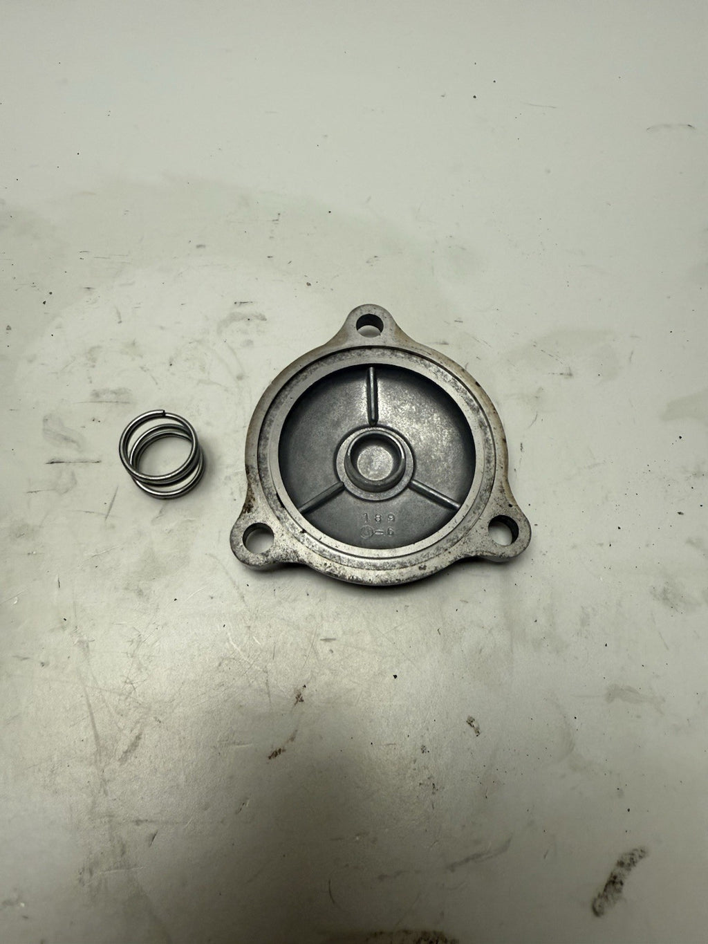 2000-2023 SUZUKI QUADSPORT LTZ 400 OEM OIL FILTER COVER w/ SPRING