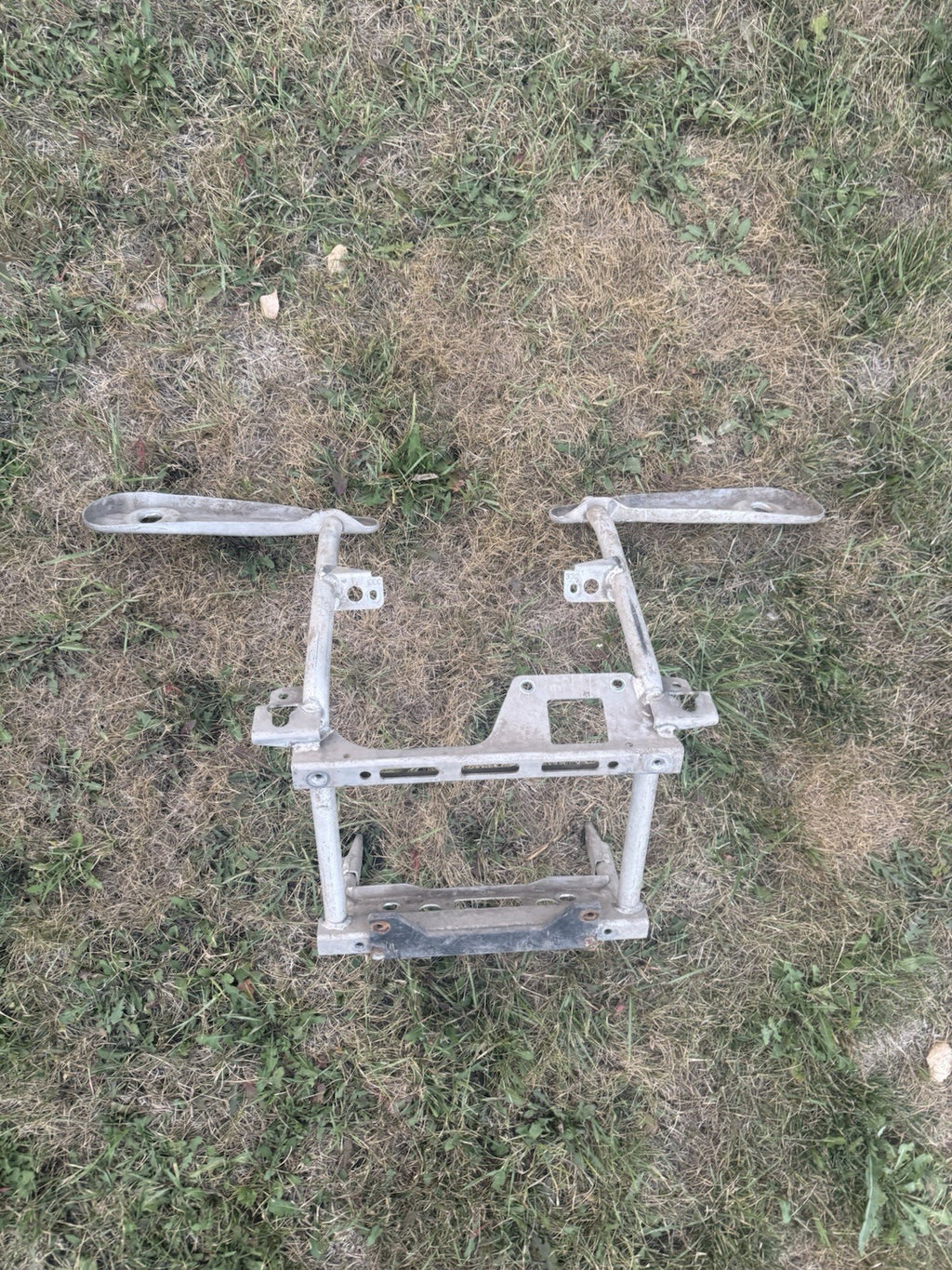 2009-2010 Polaris Sportsman 550 850 OEM Radiator Mount Rack 1015775