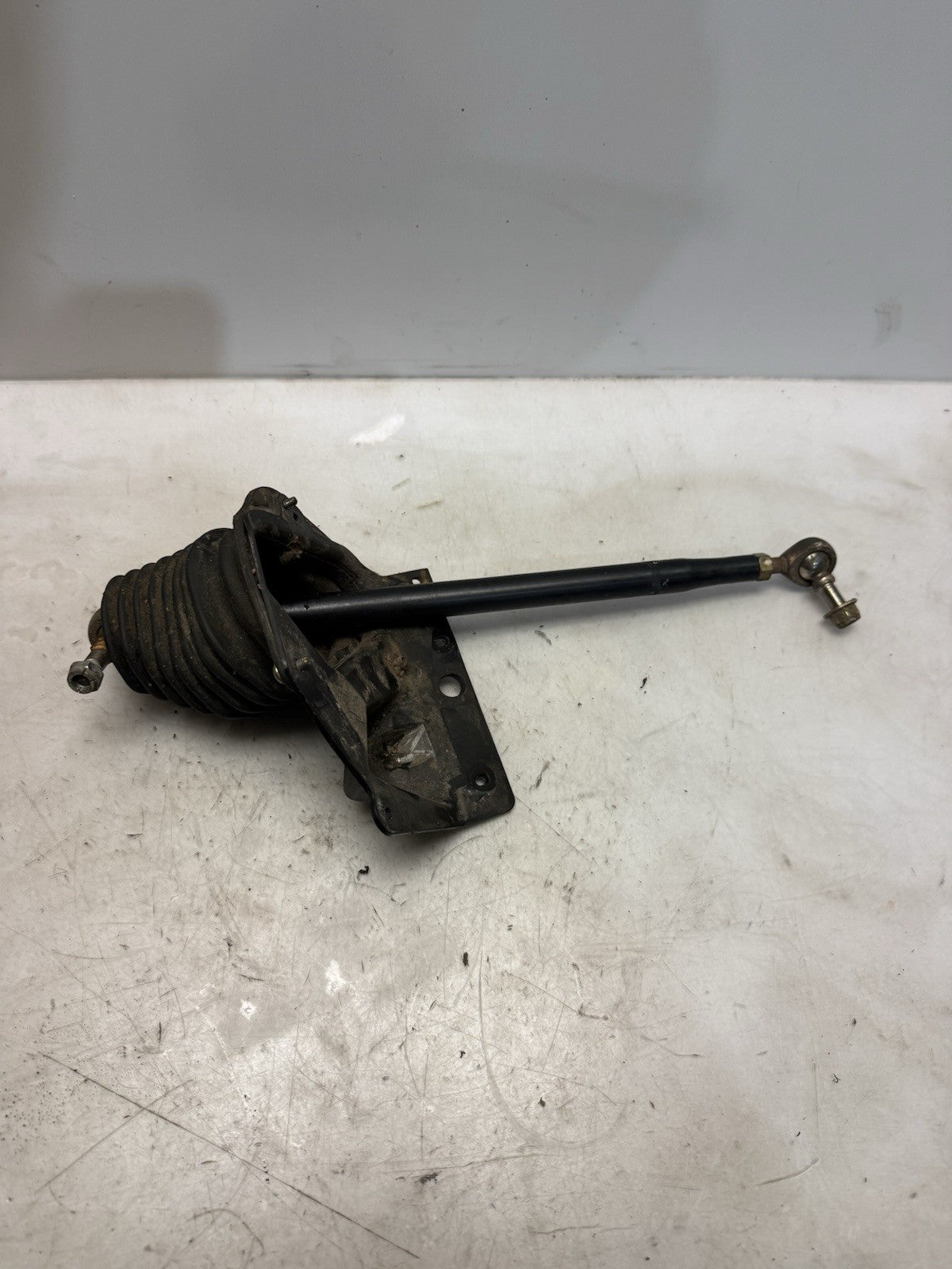 2006-2011 Polaris RMK Dragon OEM Steering Relay Tie Rod w/ Right Cover & Boot