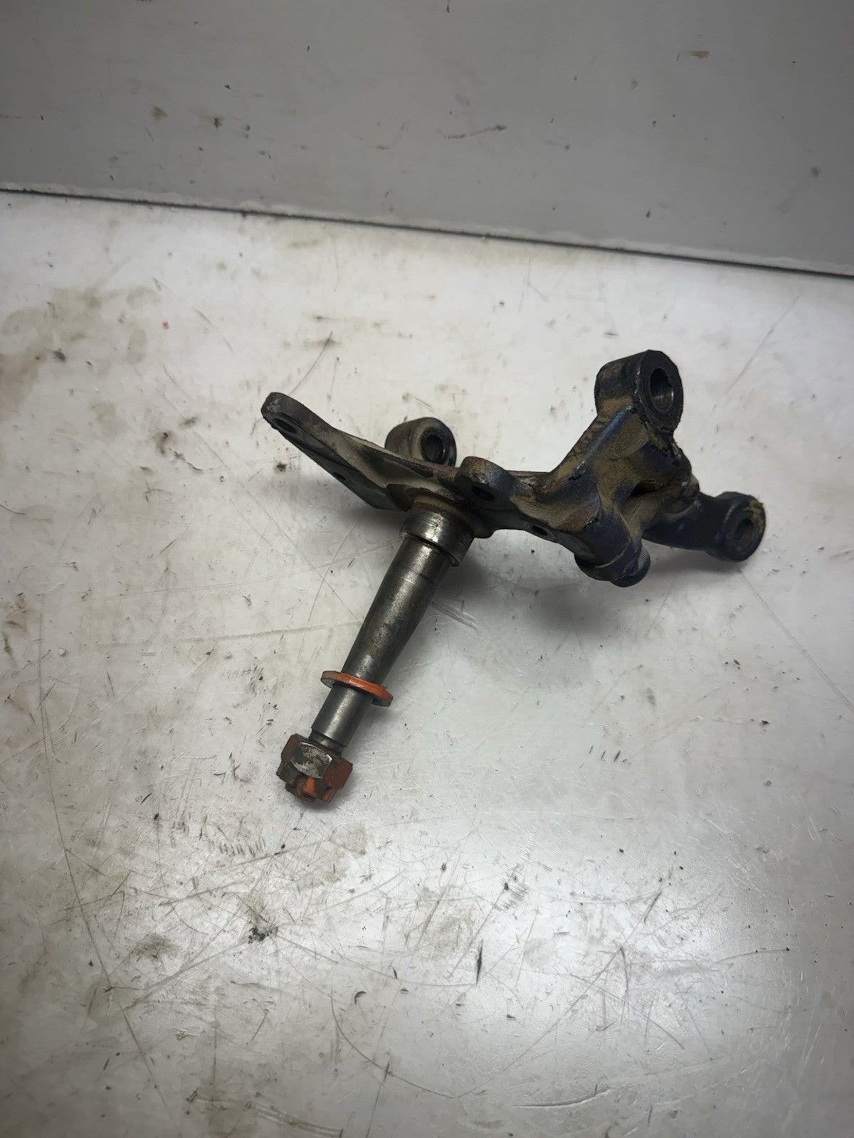 GOOD 1989-2013 Yamaha Raptor 250 / Banshee 350 OEM LH Left Front Spindle