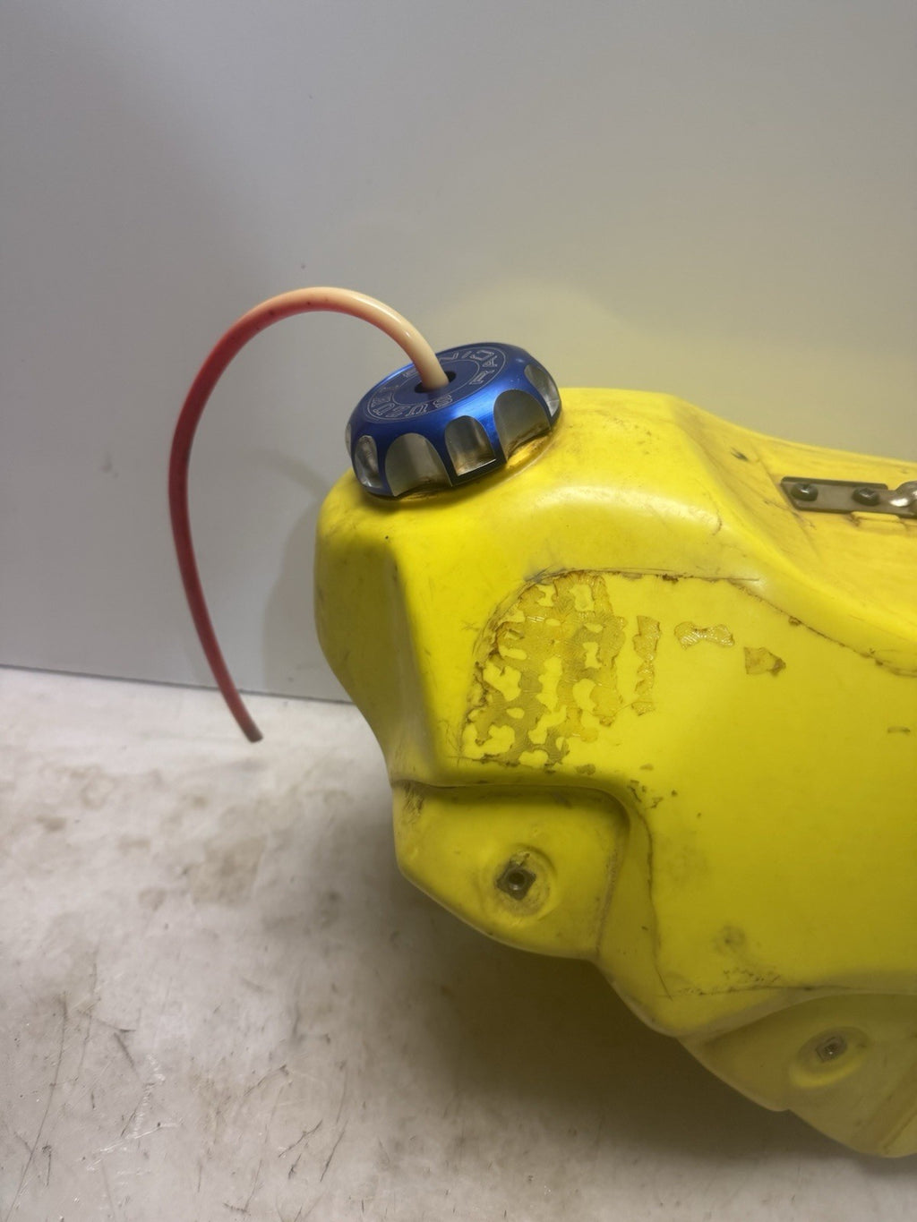2000-2004 Suzuki DRZ 400 Yellow Gas Fuel Tank Reservoir 44100-29F50-YR1