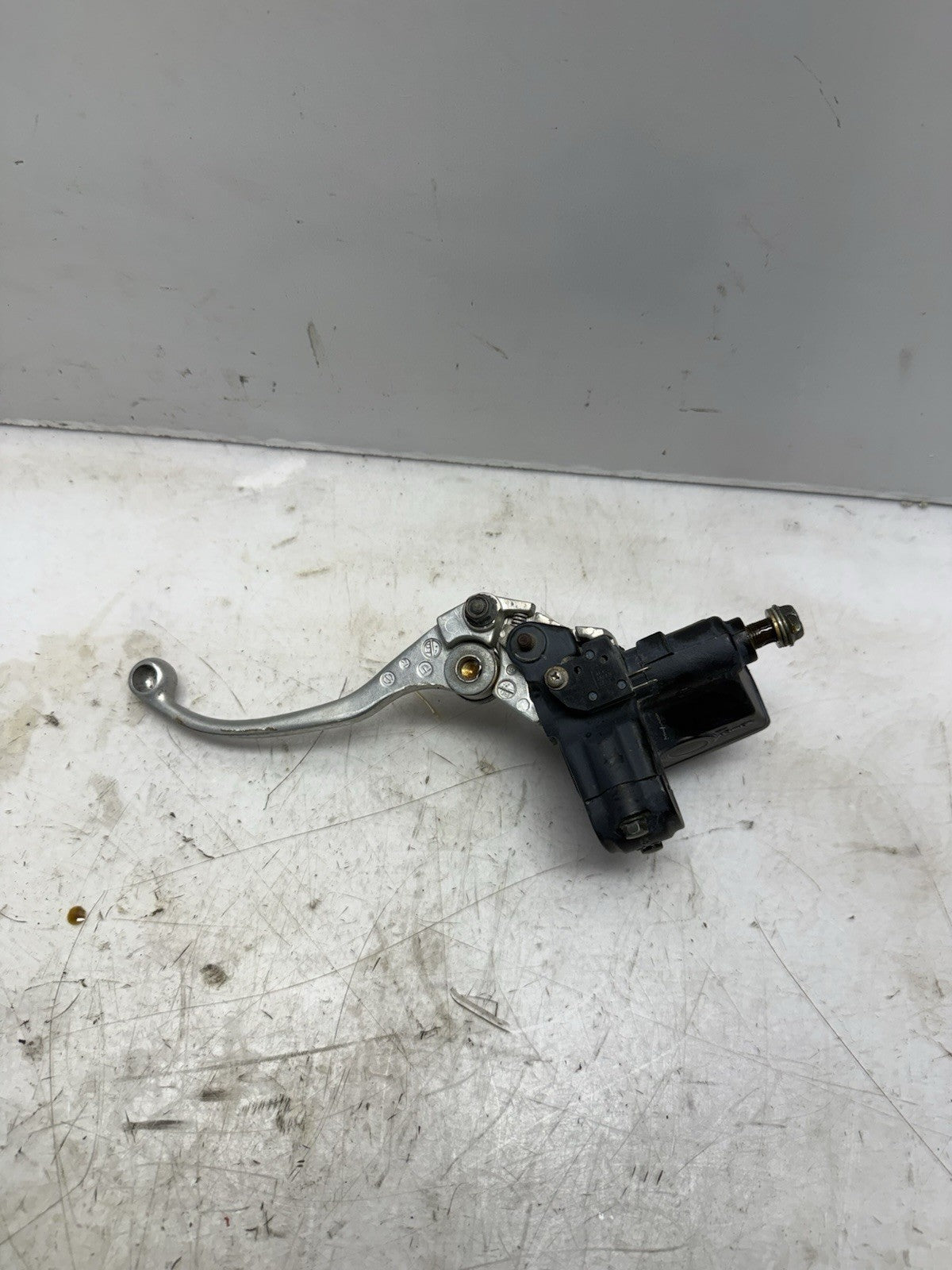 1989-2006 Suzuki Katana GSX600F OEM Front Brake Master Cylinder W/ Lever