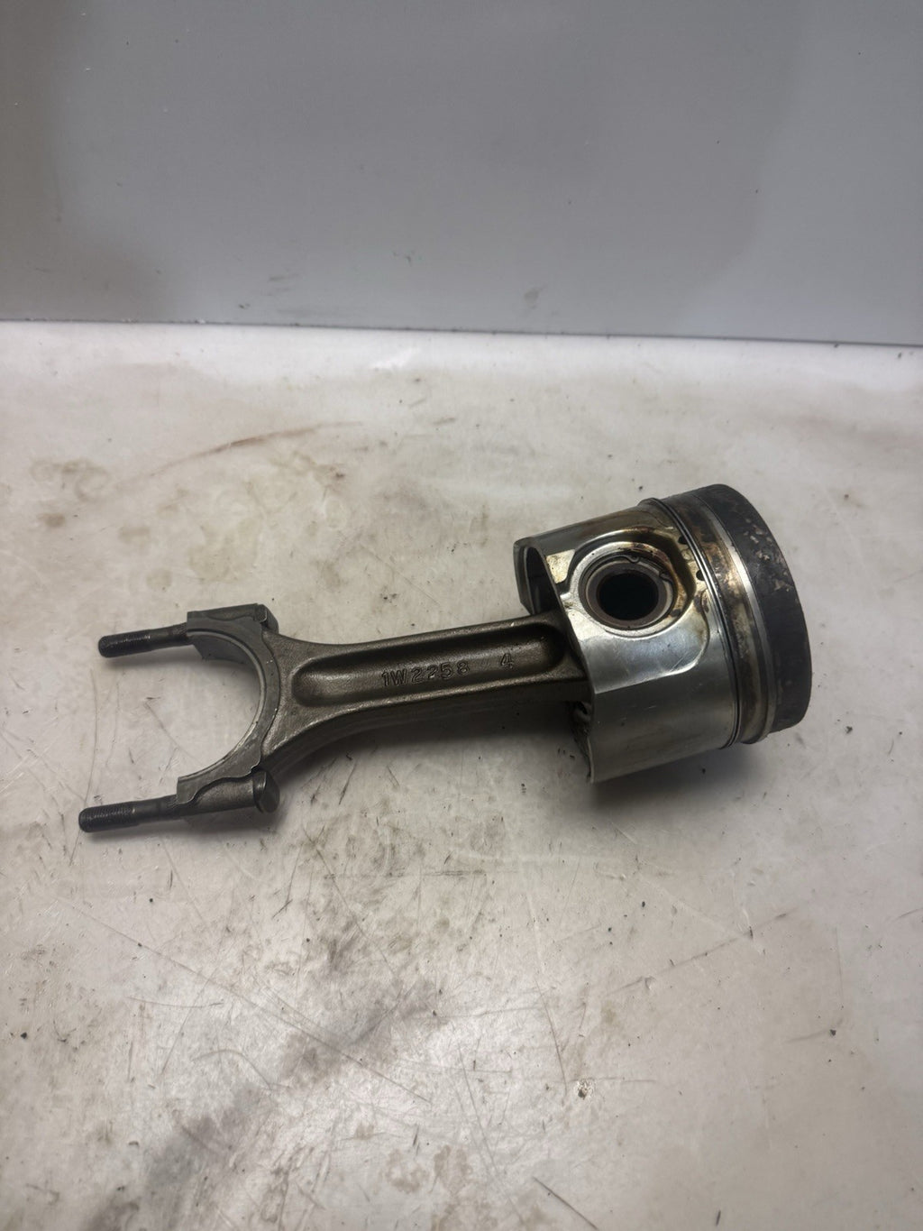 Cat 3208 Connecting Rod & Piston ML5E28