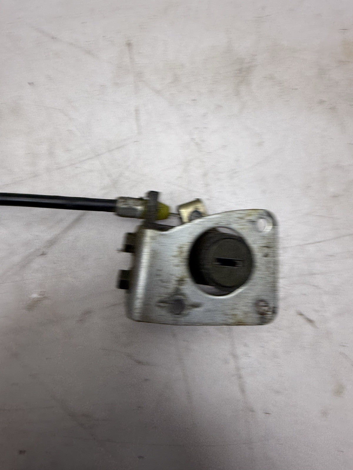 2001 Suzuki GSX600F Ignition Gas Tank Seat Lock Set. *BROKE KEY*