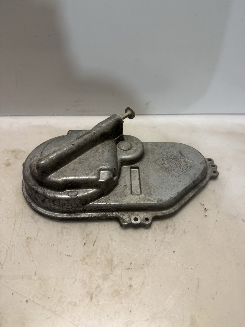 1995 SKIDOO GRAND TOURING 500 OEM TRANSMISSION CHAINCASE DROP CASE COVER