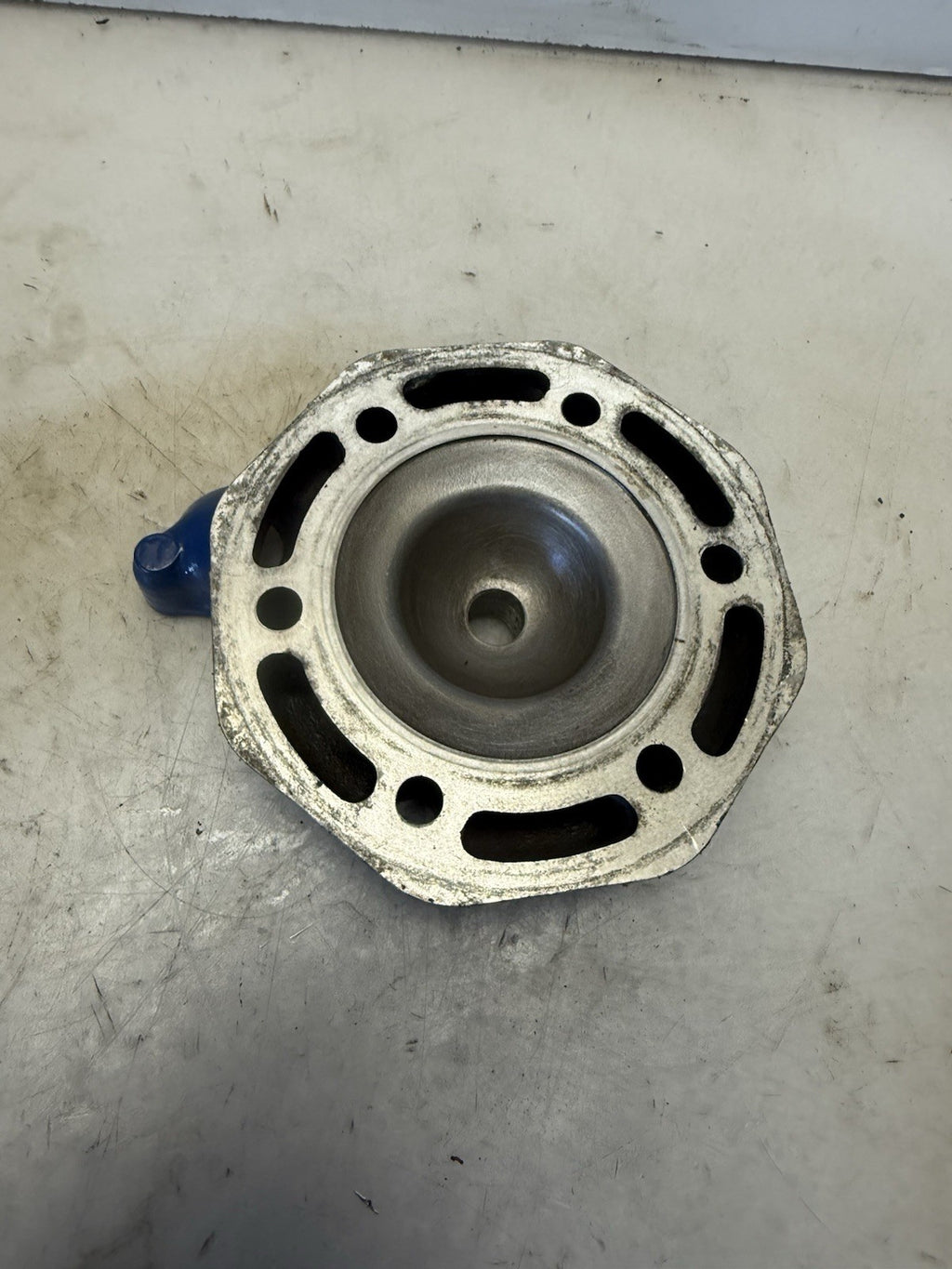 1994-1995 Polaris SL 750 Oem Engine Top End Cylinder Head 3240212