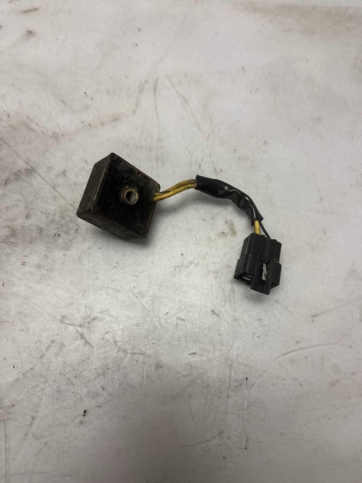 1996-2005 Ski-Doo MXZ 670 Formula 500 OEM Voltage Regulator Rectifier 515163800