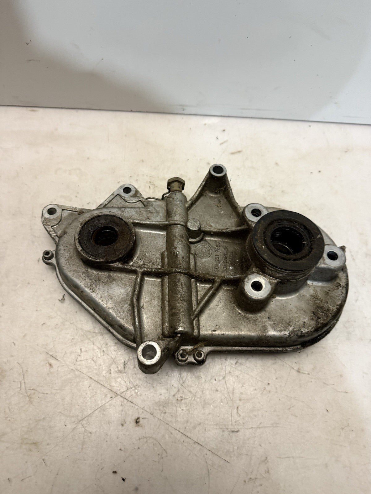 1999-2000 Ski-doo MXZ 670 Formula 500 OEM Chaincase 504151777
