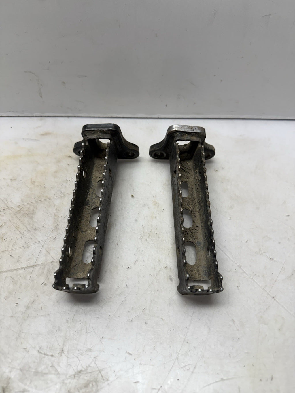 2003-2008 SUZUKI LTZ400 OEM FOOT PEGS LEFT AND RIGHT FOOTREST SET