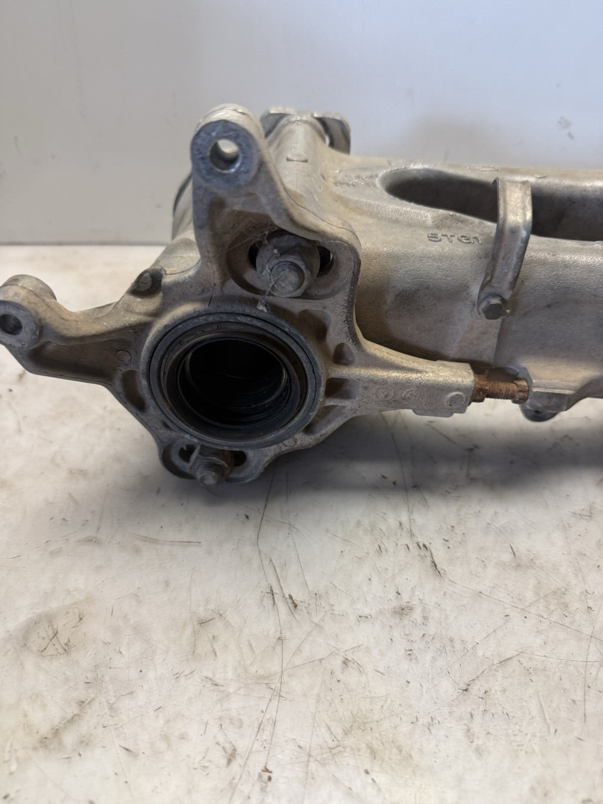 2004-2005 Yamaha YFZ 450 OEM Rear Suspension Swingarm w/ Carrier 5TG-22110-01-00