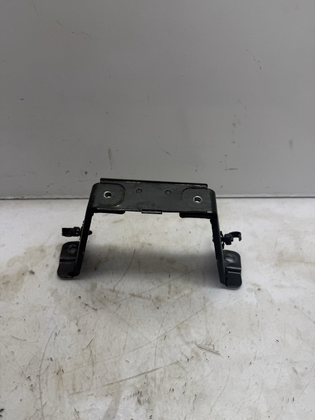 1998-2006 Suzuki OEM Fuel Tank Bracket GSX750 GSX600F Katana 44550-08F00