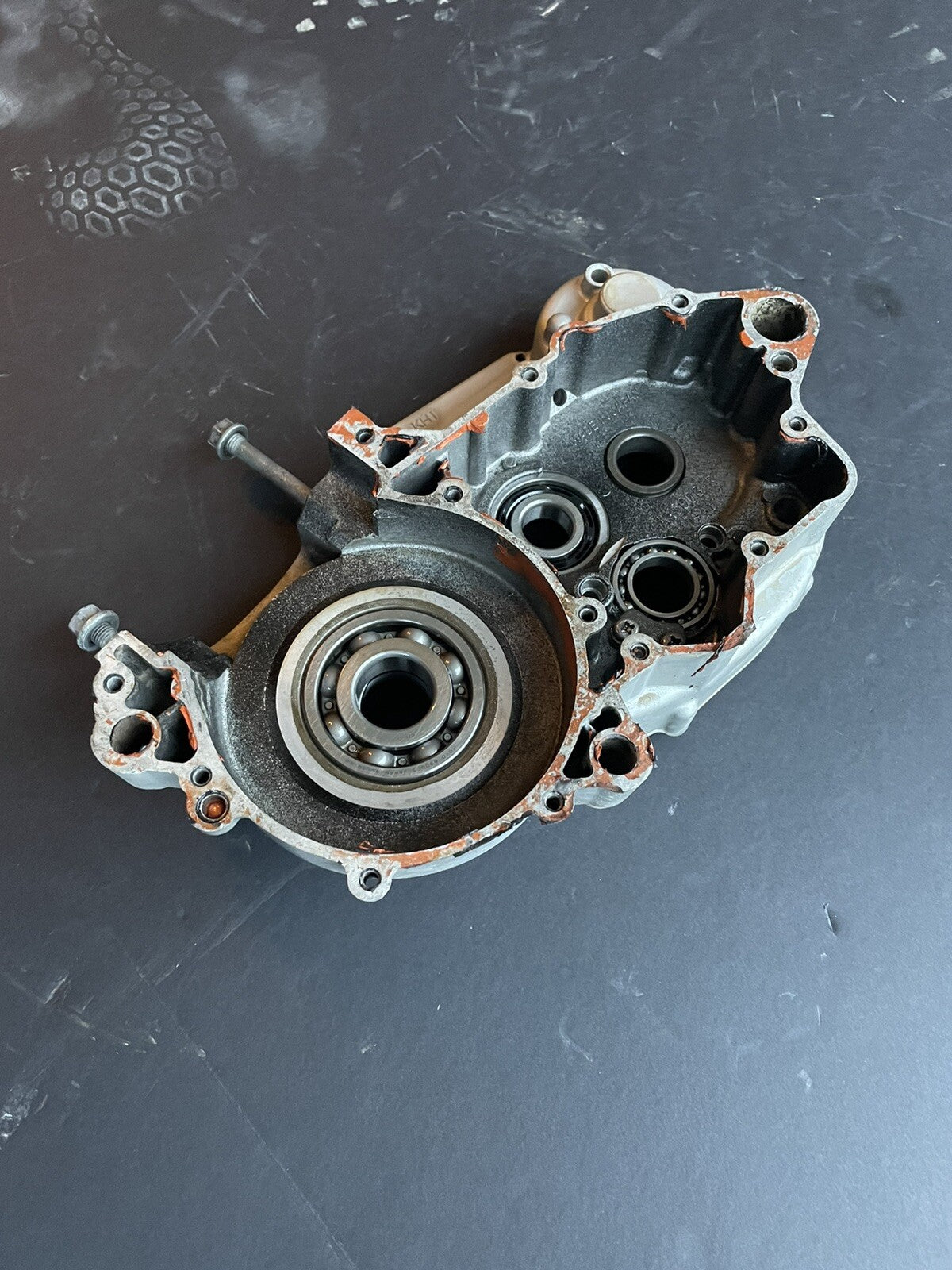 1986 Kawasaki KX500 OEM Engine Left Hand Side Crankcase Half 14001-5207