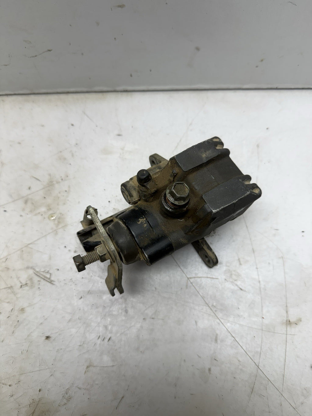 GOOD 1987-2006 Yamaha Banshee YFZ 350 OEM Rear Brake Caliper 1UY-2580W-02-00