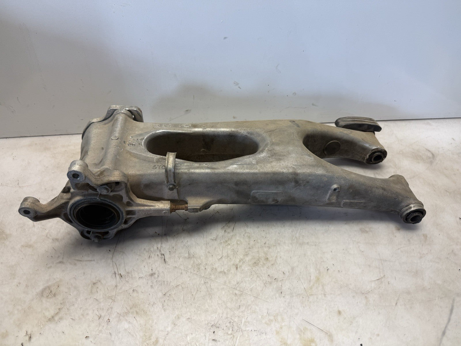 2004-2005 Yamaha YFZ 450 OEM Rear Suspension Swingarm w/ Carrier 5TG-22110-01-00