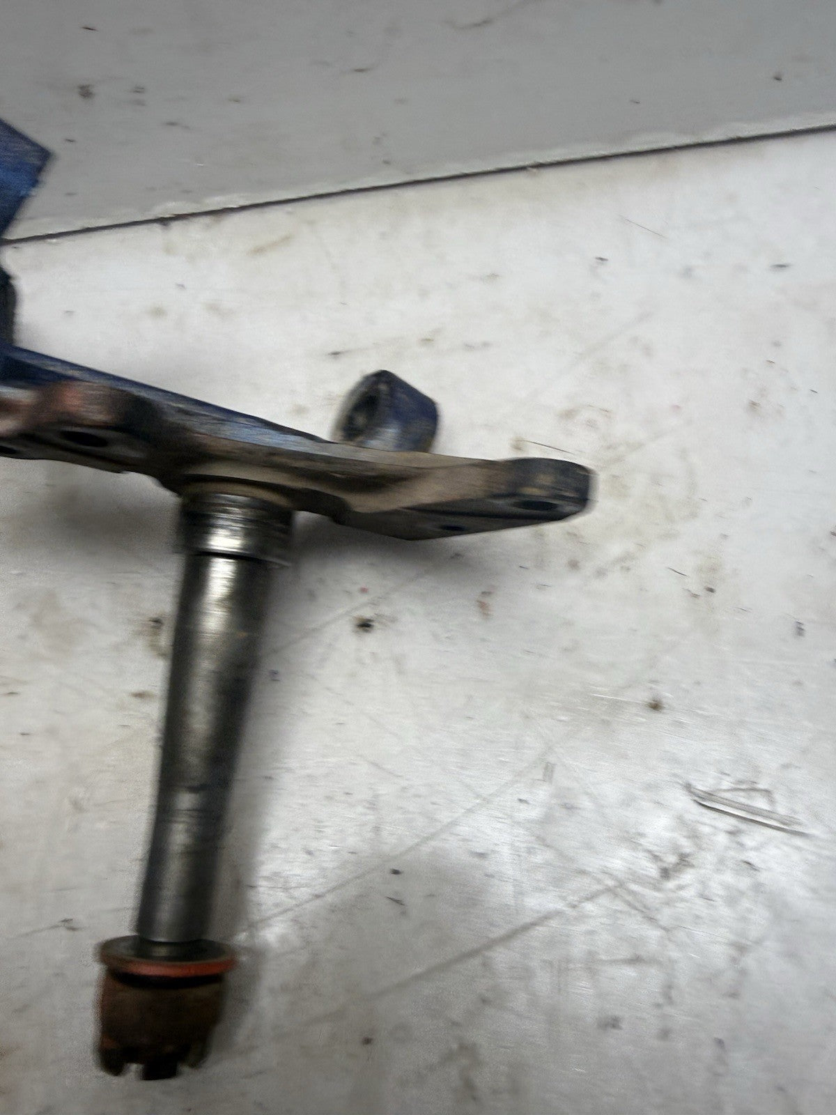 GOOD 1989-2013 Yamaha Raptor 250 / Banshee 350 OEM RH Right Front Spindle