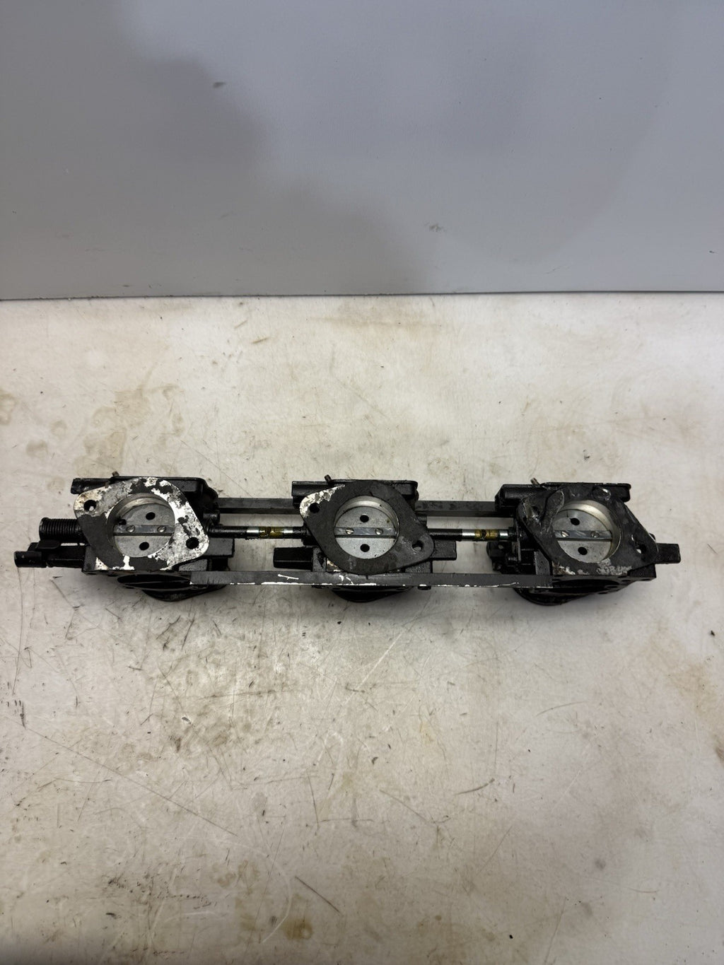 2003-2004 Polaris MSX140 OEM Intake Throttle Body Ass’y 3 Triple Barrel 1253497