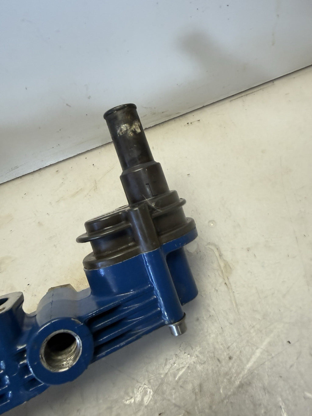 1994-1995 Polaris OEM Cylinder Head Water Manifold Coolant Rail SL SLT 650 750