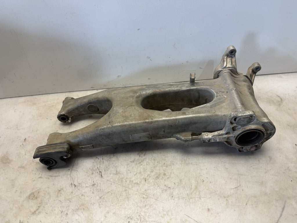 2004-2005 Yamaha YFZ 450 OEM Rear Suspension Swingarm w/ Carrier 5TG-22110-01-00