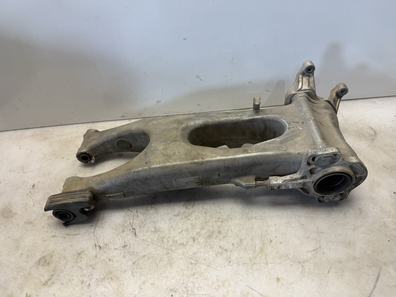 2004-2005 Yamaha YFZ 450 OEM Rear Suspension Swingarm w/ Carrier 5TG-22110-01-00
