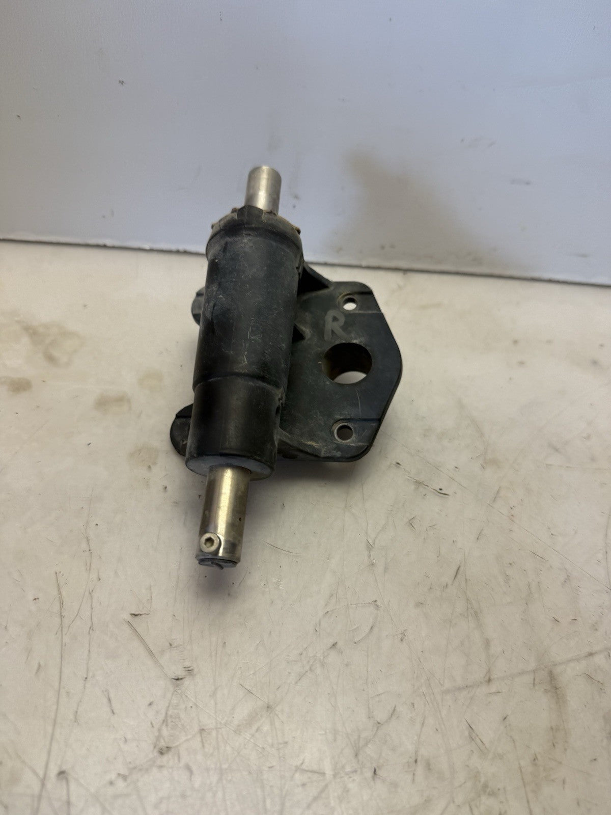 2003-2009 Sea-Doo GTX LTD / RXT 215 OEM LH Left Steering Cylinder 265000035