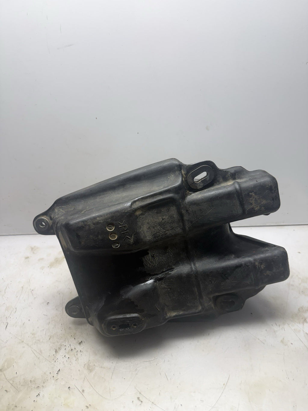 GOOD NO LEAKS 1987-2006 Yamaha Banshee YFZ 350 OEM Gas Fuel Tank 2GU-24110-00-00