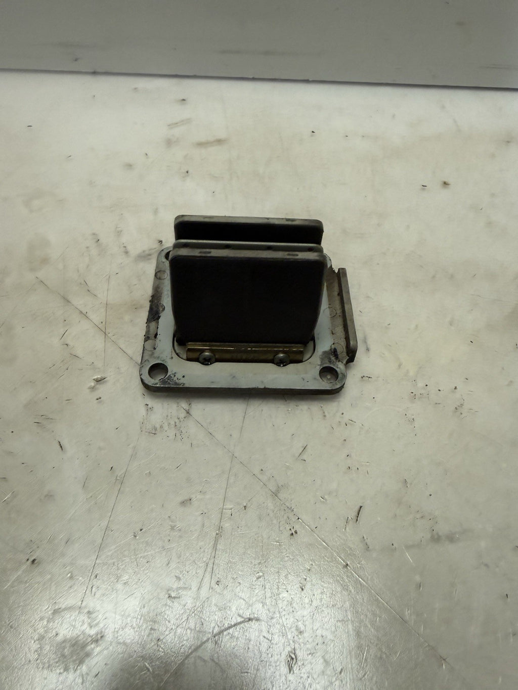 2006 KTM 85SX VFORCE REED VALVE CAGE ASS’Y 47030052004