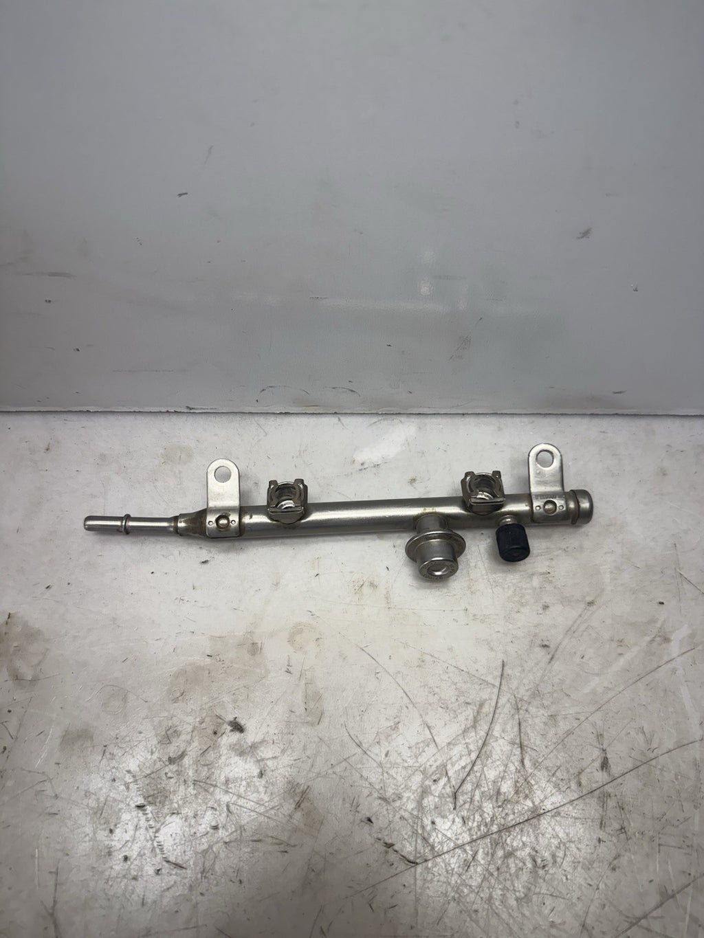 2009-2011 POLARIS SPORTSMAN XP 850 EFI OEM FUEL INJECTION RAIL