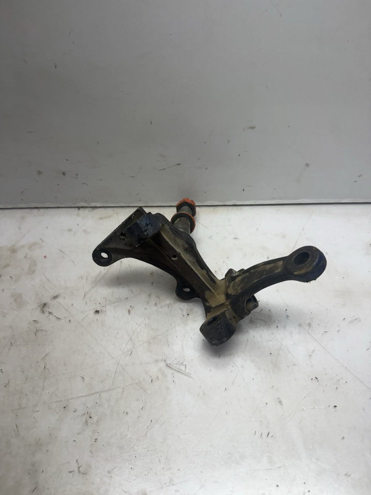 GOOD 1989-2013 Yamaha Raptor 250 / Banshee 350 OEM LH Left Front Spindle