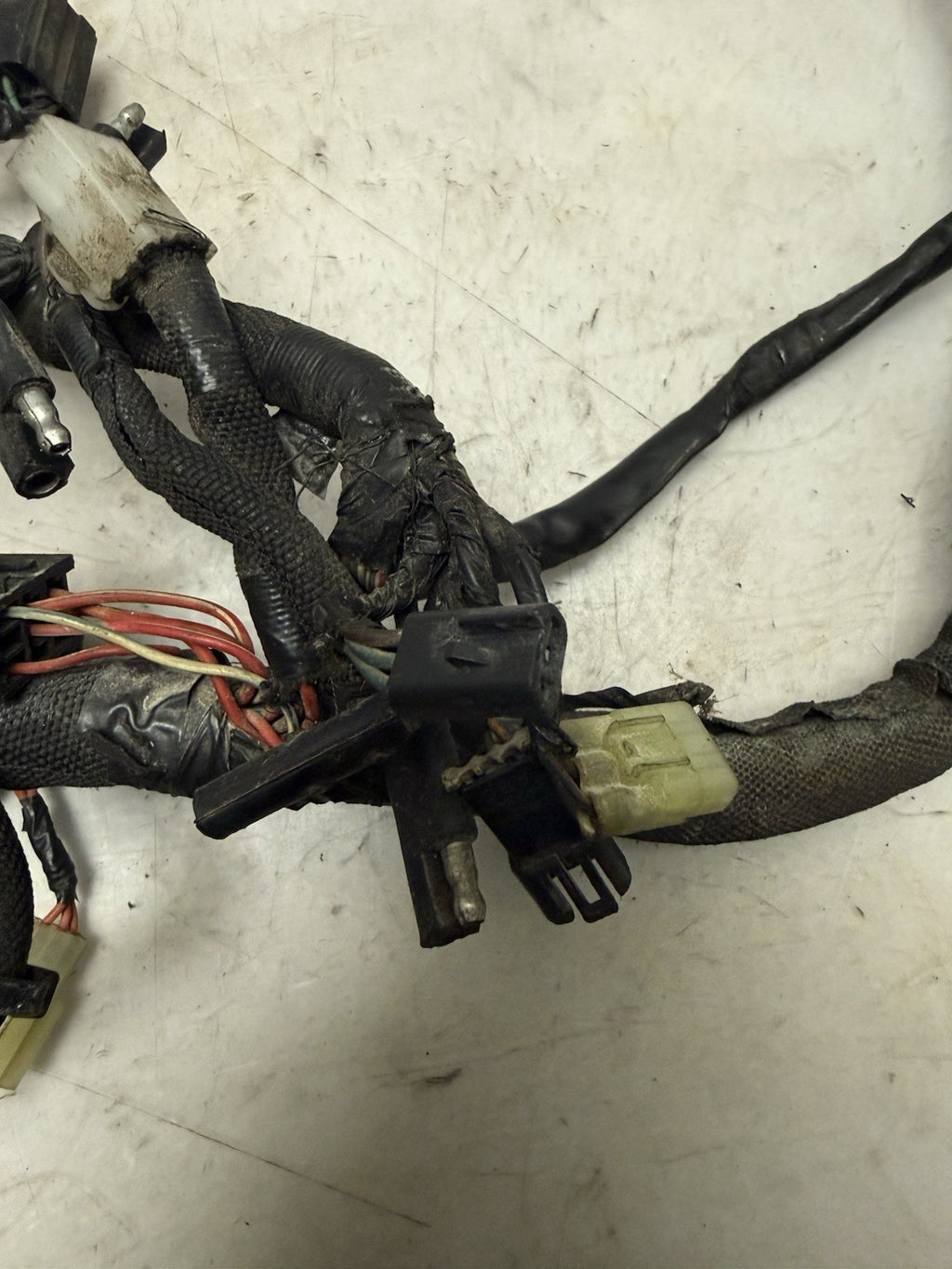 2009 POLARIS RMK 700 144” Main Wiring Harness 2411529
