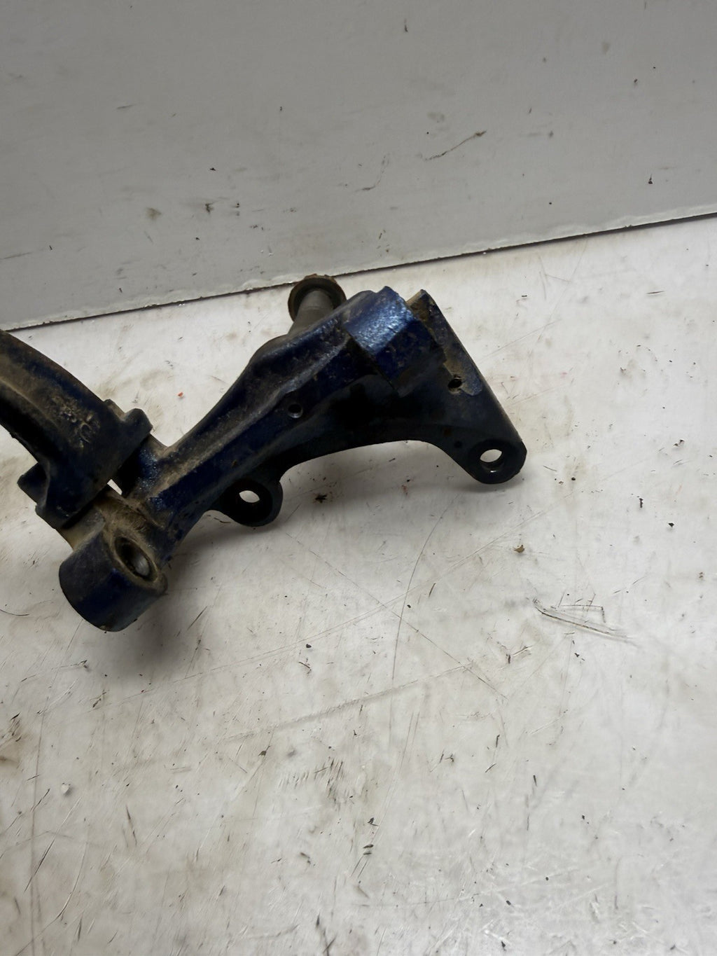 GOOD 1989-2013 Yamaha Raptor 250 / Banshee 350 OEM RH Right Front Spindle