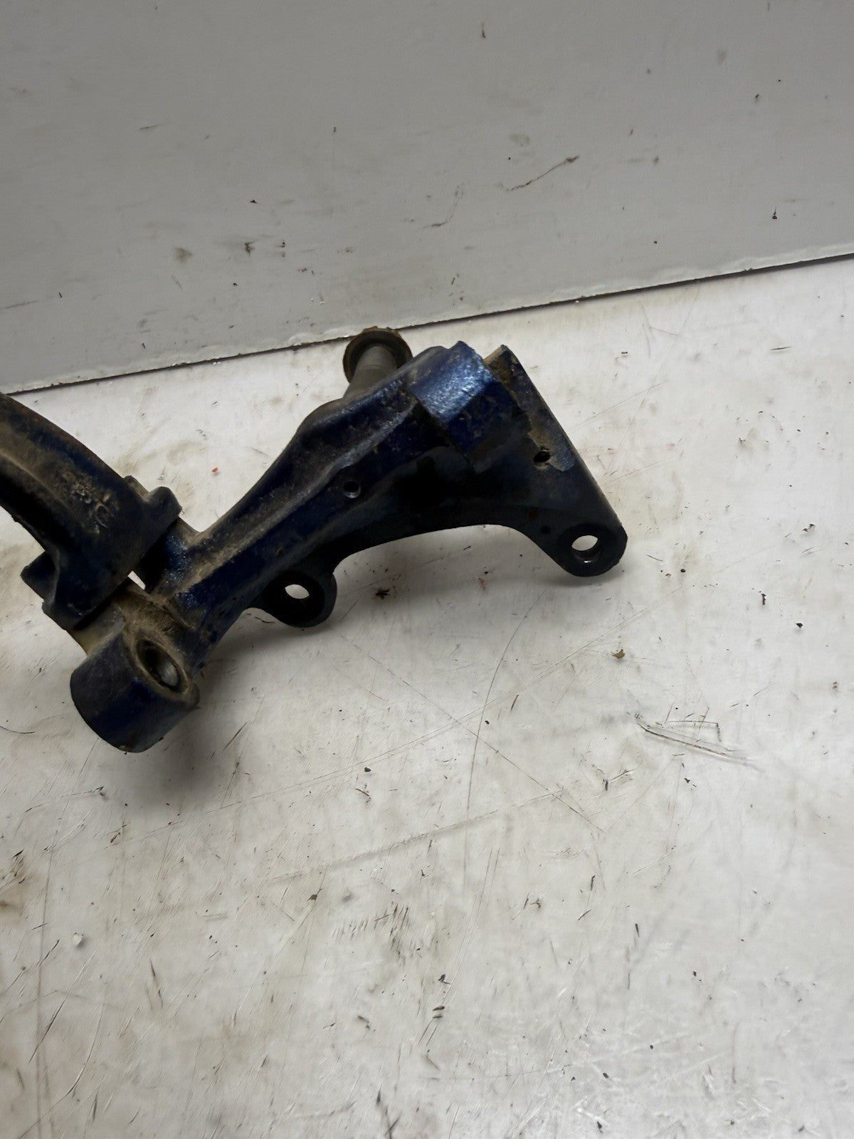 GOOD 1989-2013 Yamaha Raptor 250 / Banshee 350 OEM RH Right Front Spindle