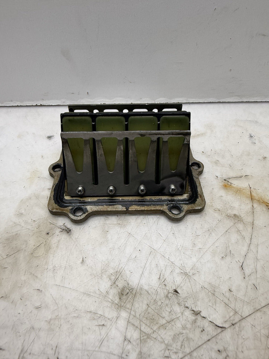 1996-2007 SKS XC SP 600 XLT 700 RMK 800 Polaris OEM Intake Reed Cage Block