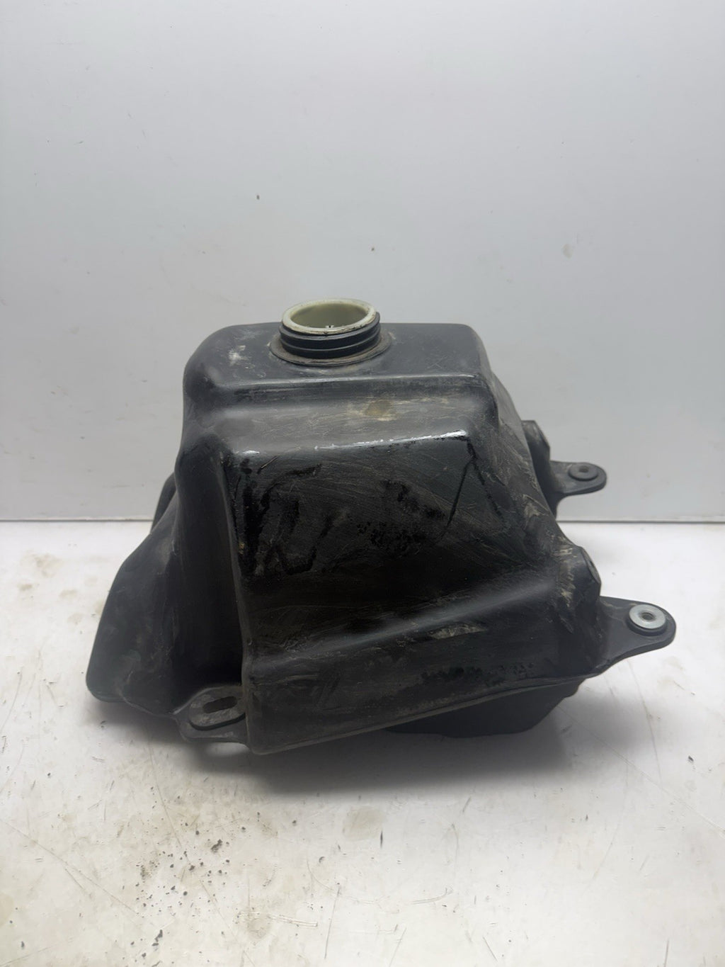 GOOD NO LEAKS 1987-2006 Yamaha Banshee YFZ 350 OEM Gas Fuel Tank 2GU-24110-00-00