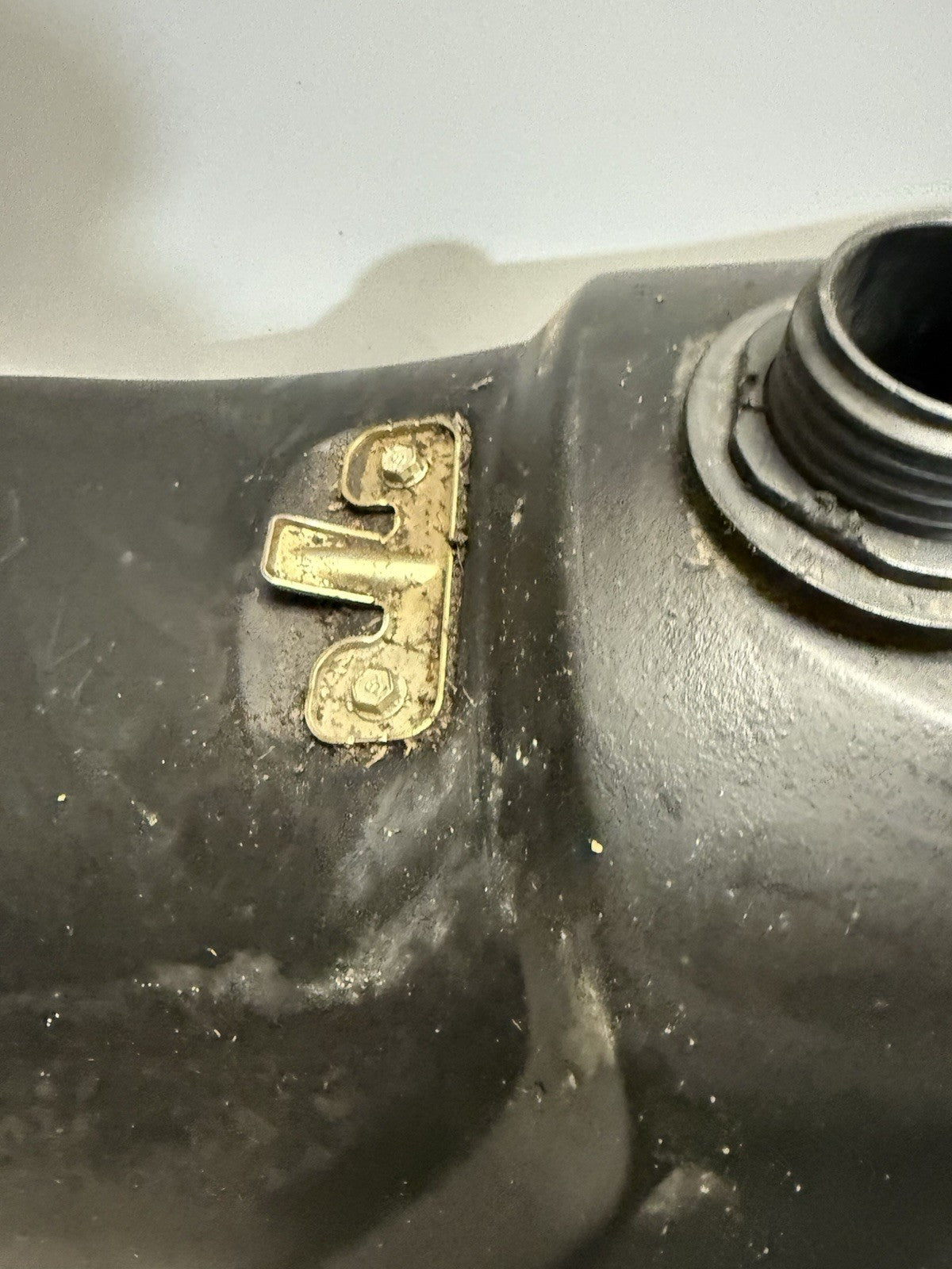 2007 POLARIS RMK DRAGON 700 OEM FUEL PETROL GAS TANK RESERVOIR