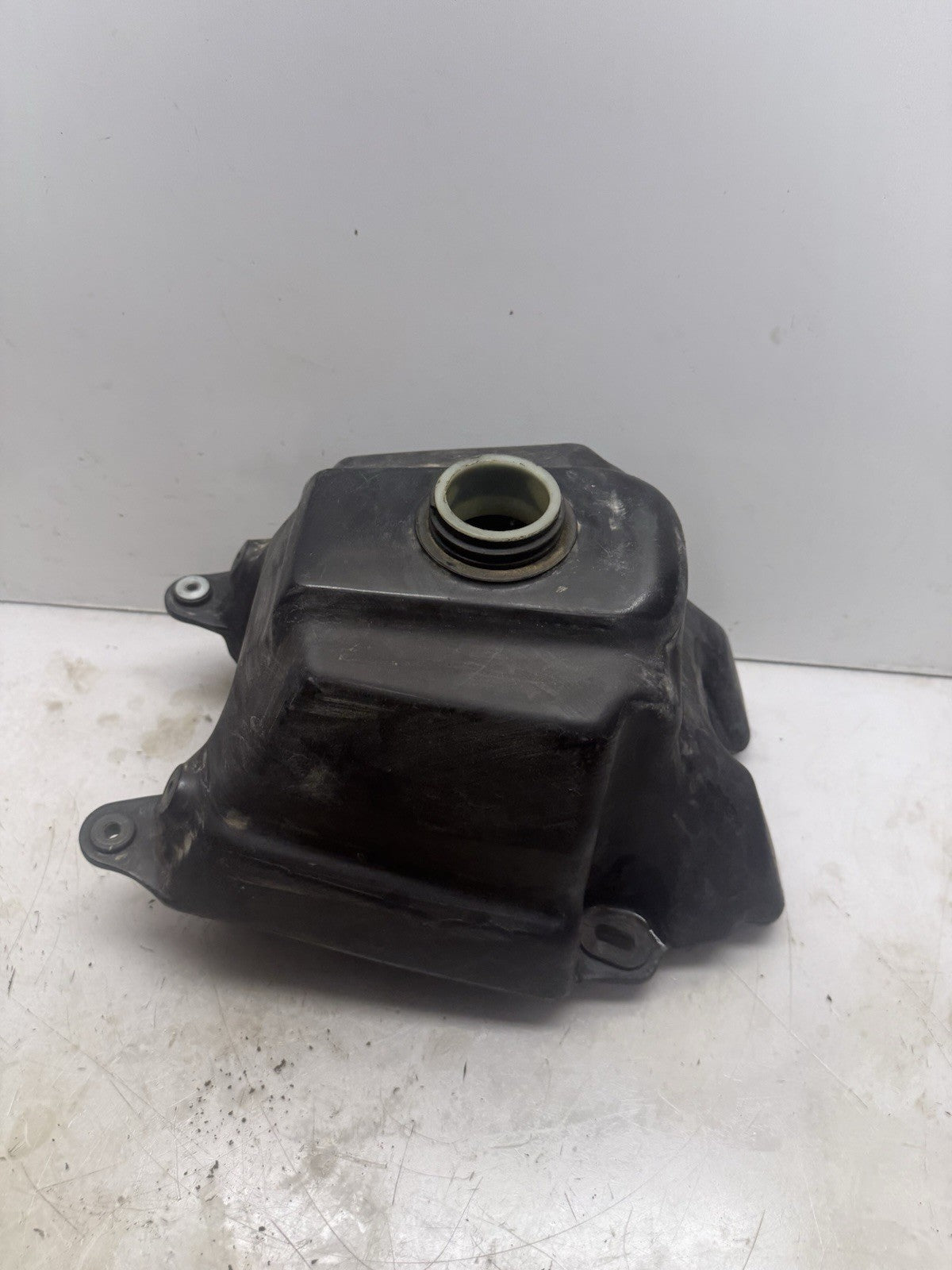 GOOD NO LEAKS 1987-2006 Yamaha Banshee YFZ 350 OEM Gas Fuel Tank 2GU-24110-00-00