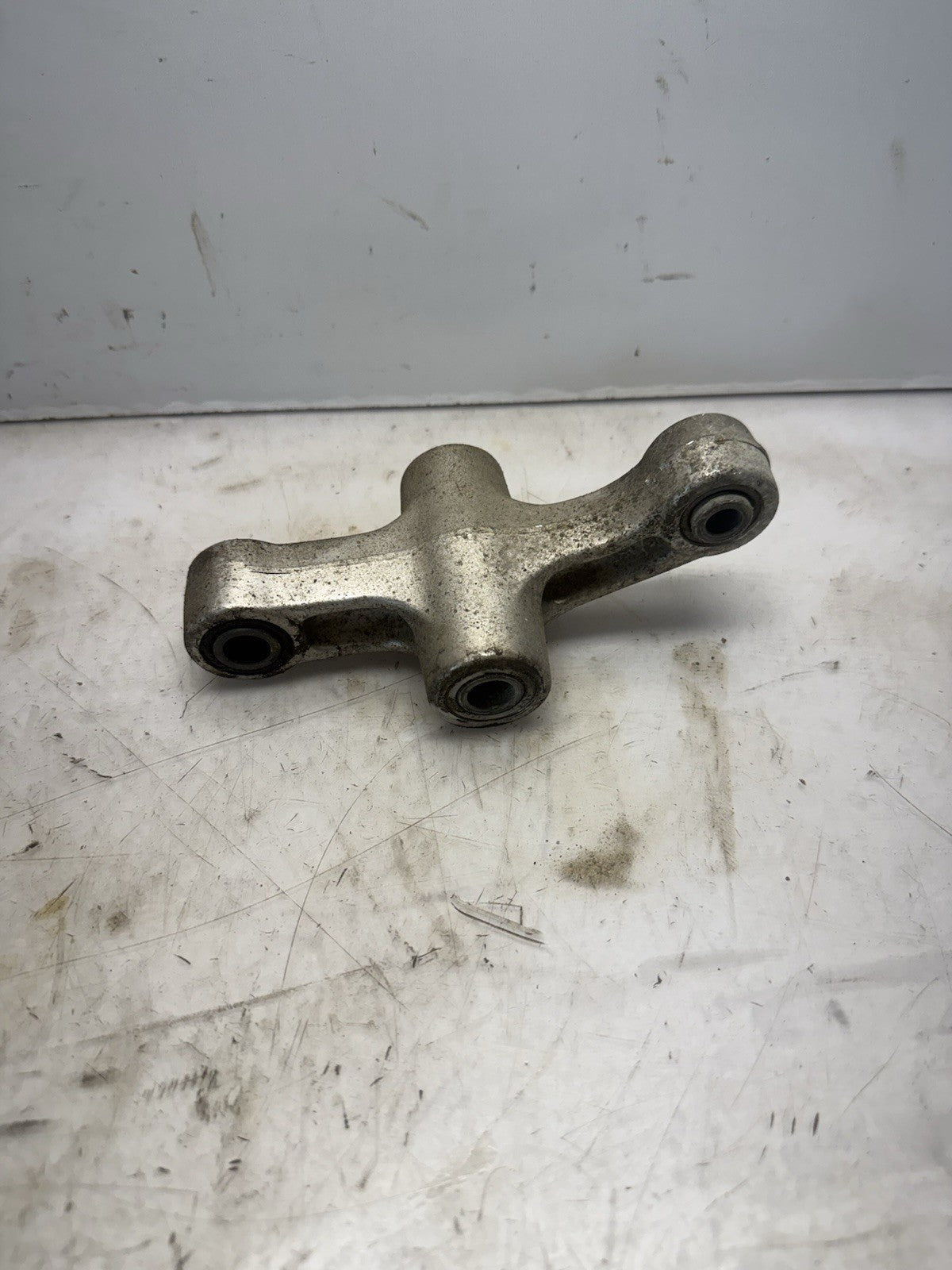 98-06 Suzuki Katana GSX750F GSX600F REAR SHOCK FRAME DOGBONE LINKAGE 62600-08810