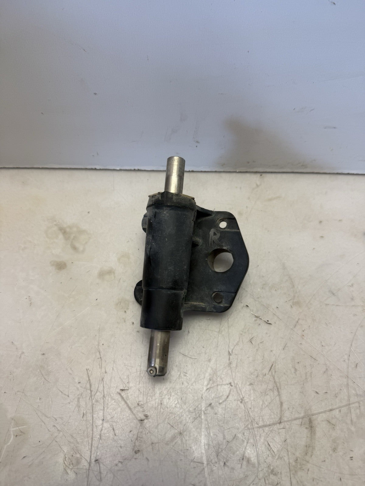 2003-2009 Sea-Doo GTX LTD / RXT 215 OEM LH Left Steering Cylinder 265000035