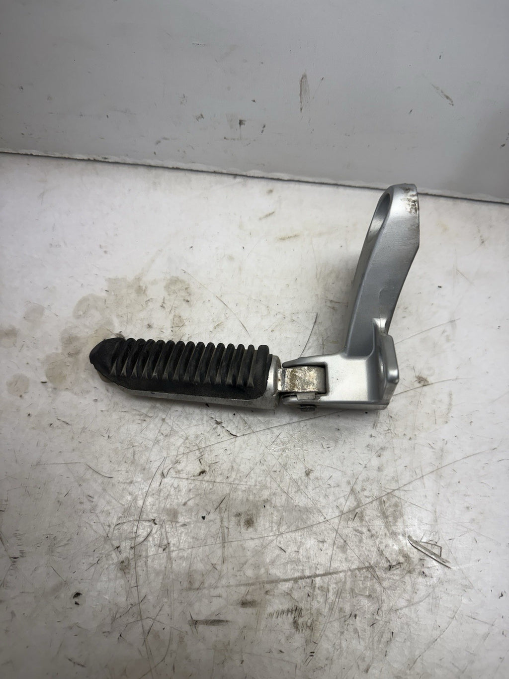 1988-2006 Suzuki GSXF 600 OEM Katana Foot Pegs Rests Left Right Set