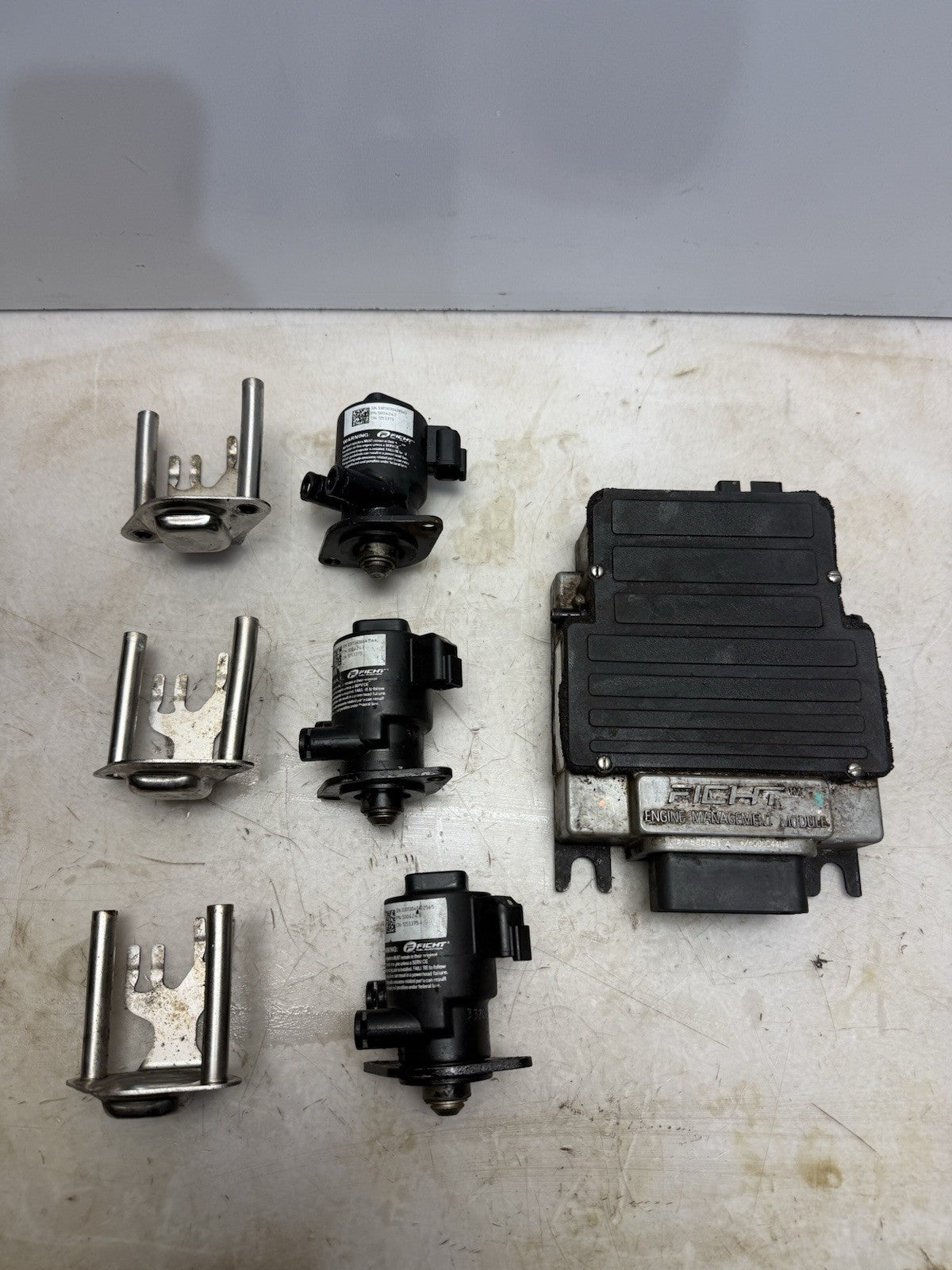 2003-2004 POLARIS MSX 140 OEM ELECTRICAL CONTROL EMM ECU & 3 MATCHING INJECTORS