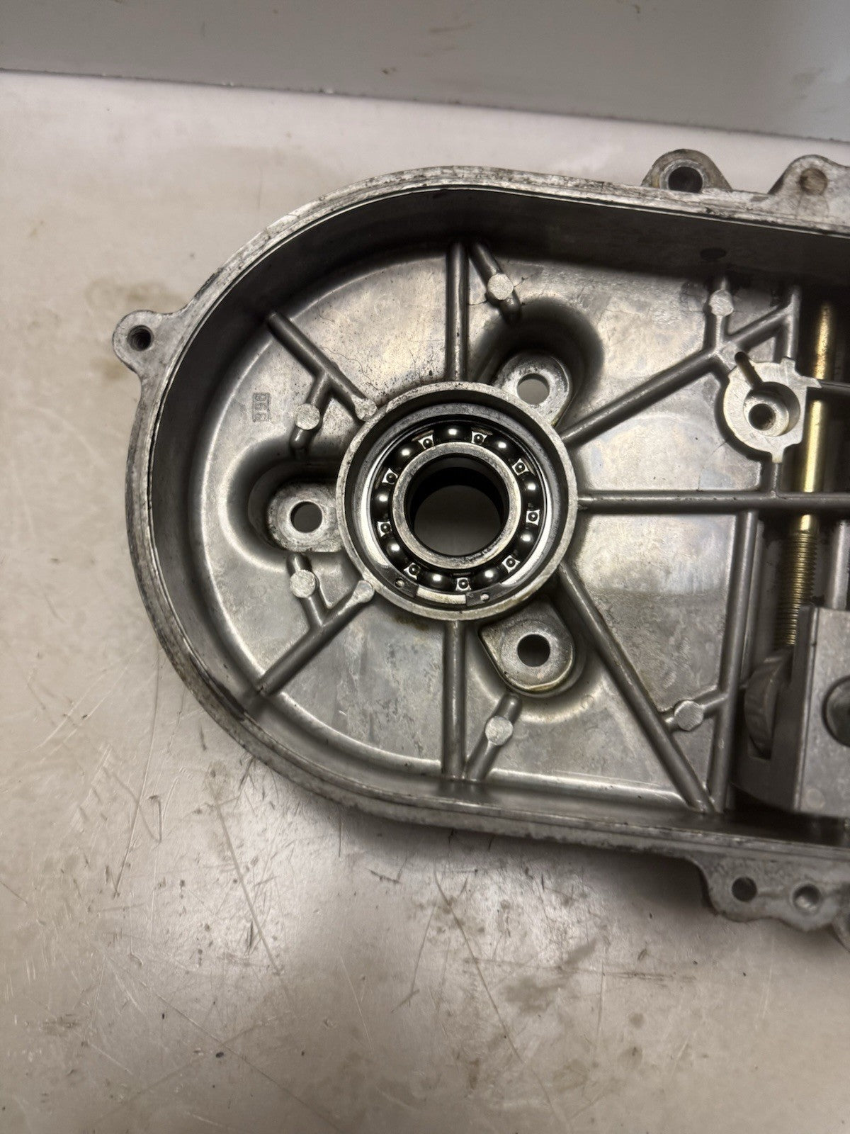 1995 SKIDOO GRAND TOURING 500 OEM TRANSMISSION CHAINCASE DROP CASE